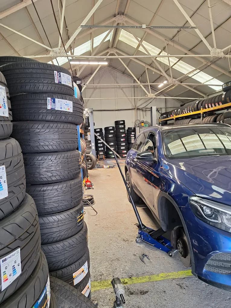 Warwick Quick Tyres - Tyre fitting and car mechanic services